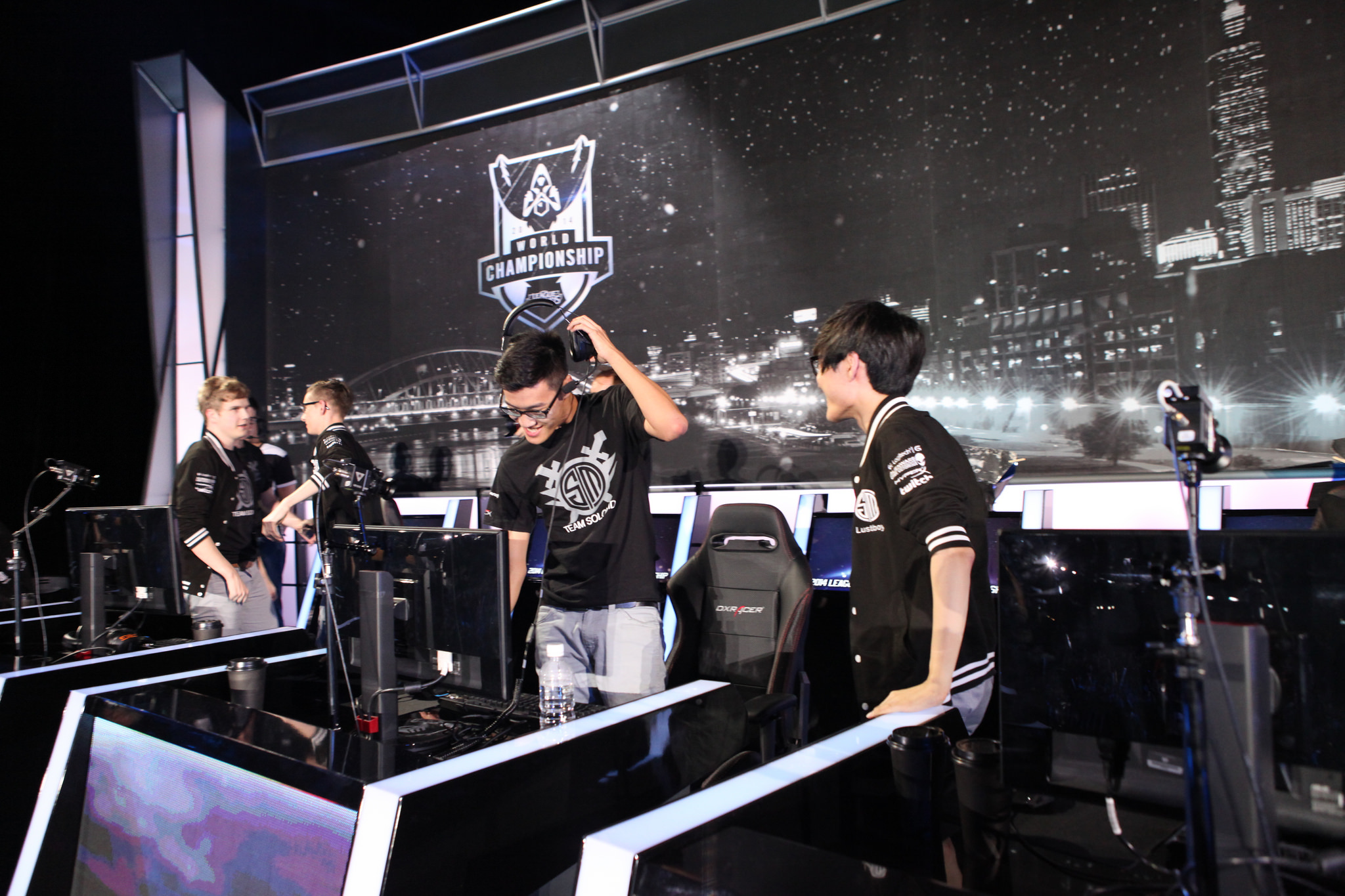 王者榮耀服務(wù)器故障致玩家信譽(yù)分被系統(tǒng)誤判違規(guī)扣除，補(bǔ)償方案爭(zhēng)議引發(fā)玩家集體不滿(mǎn)